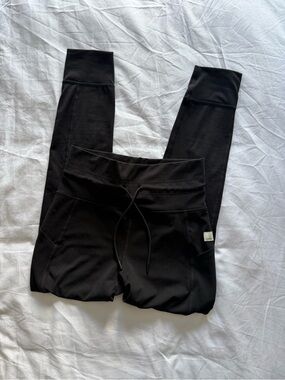 Vuori Black Drawstring Leggings Patch Elevate High Waisted Small Daily Legging